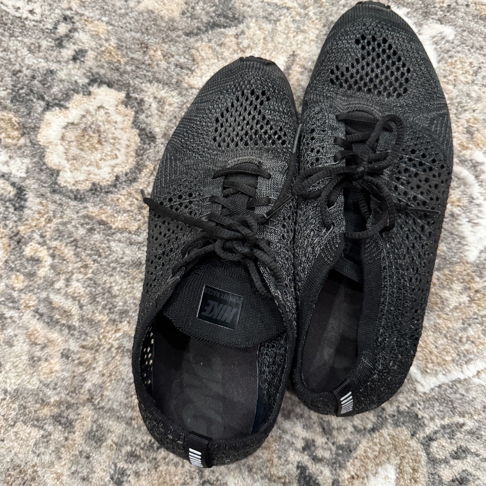 Nike flyknit size 6.5